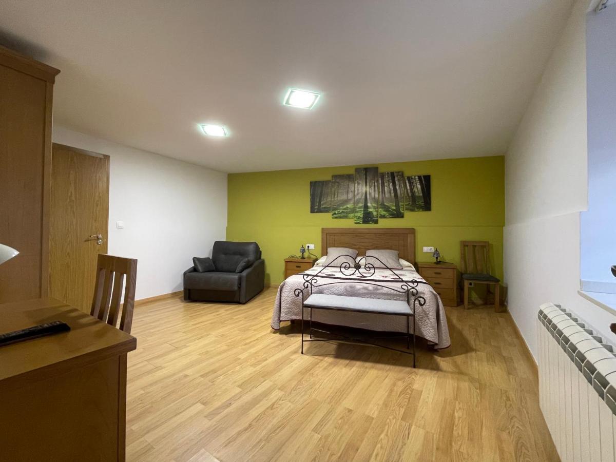 Habitaciones A Casa De Pepe Triacastela Bagian luar foto