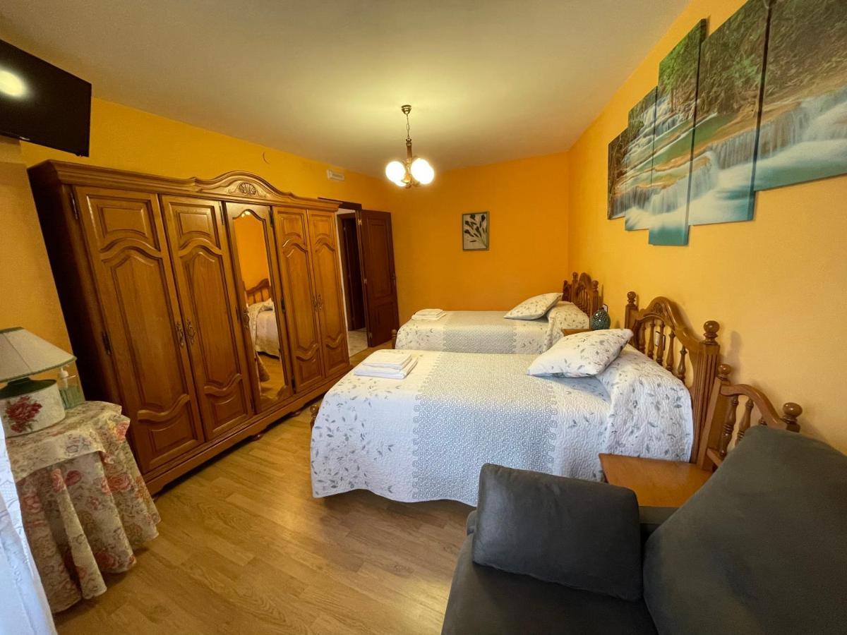 Habitaciones A Casa De Pepe Triacastela Bagian luar foto