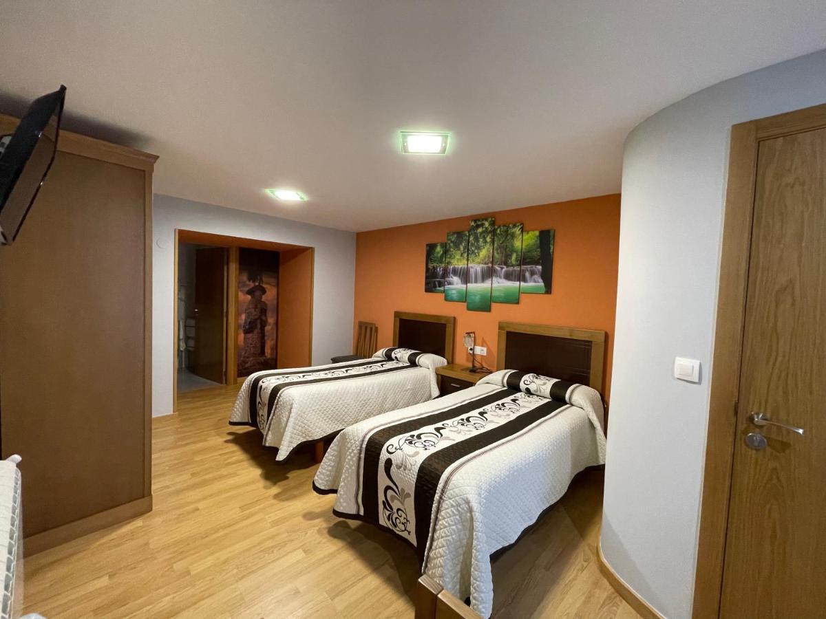 Habitaciones A Casa De Pepe Triacastela Bagian luar foto