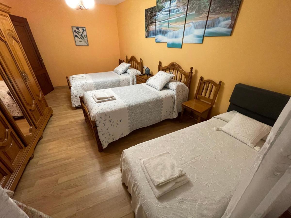 Habitaciones A Casa De Pepe Triacastela Bagian luar foto